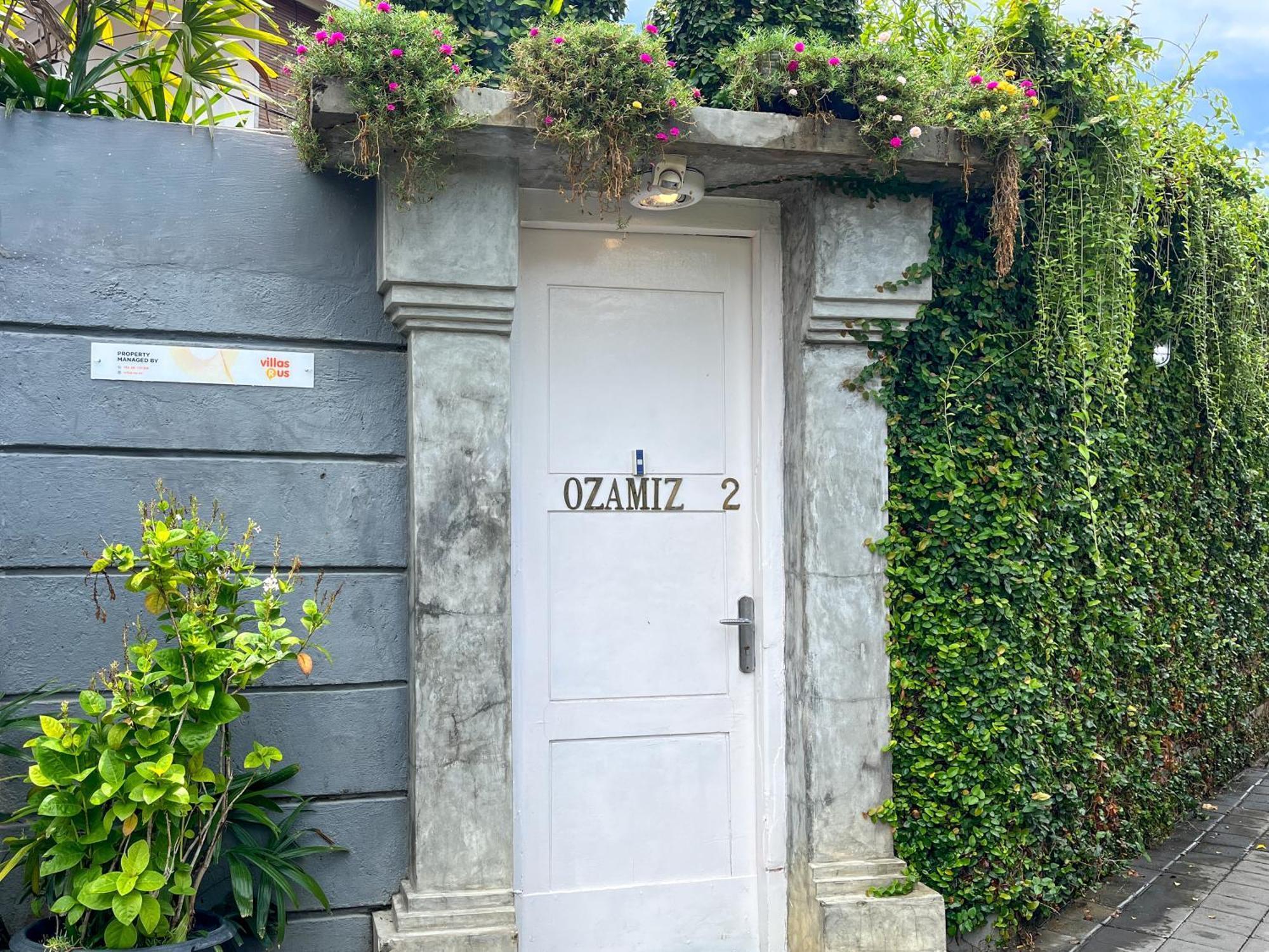 Villa Ozamiz By Bali R Us Seminyak (Bali)